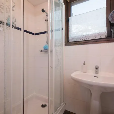 Sainte-foy-l'argentiere Chalet Sleeps 6 Chamonix